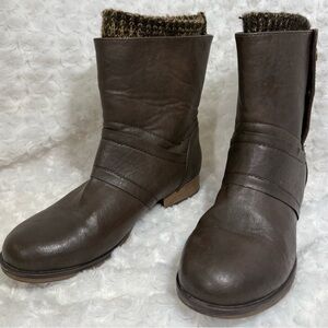 Wild Diva Women’s Dark Brown Faux Leather Sweater Cuff Low Heel Ankle Boots